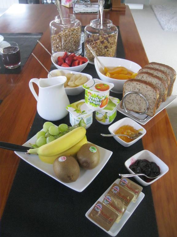 104 On Moore Bed & Breakfast Whangamata Esterno foto